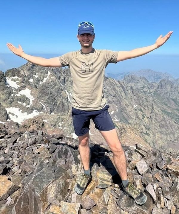 Alexis Desbordes, fondateur de Culmine, au sommet du Monte Cinto